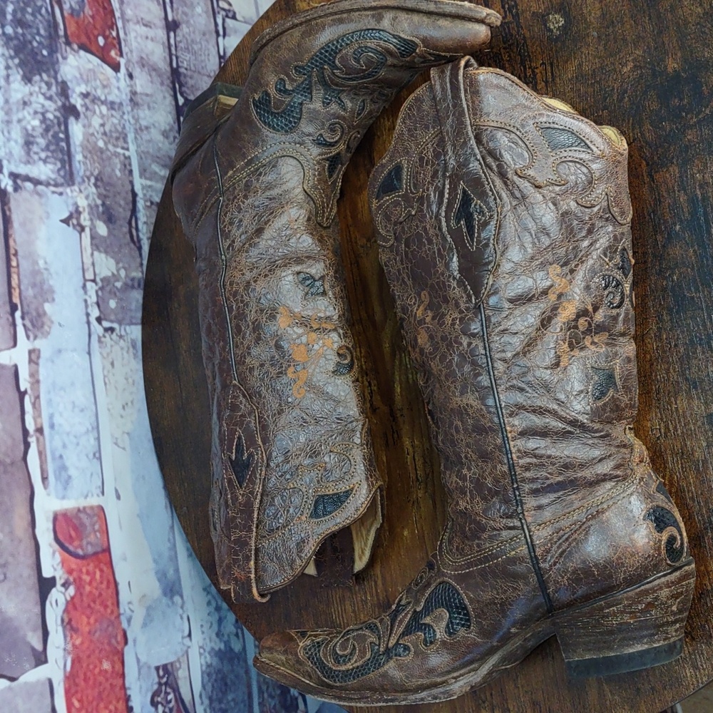 Corral Distressed Brown Embroidered Heeled Boots - Picture 6 of 15